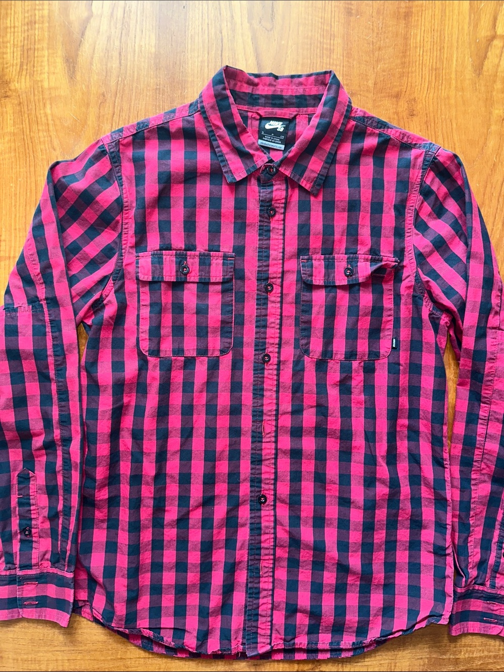 Nike SB Men’s red and Black Plaid Button-Down Shirt